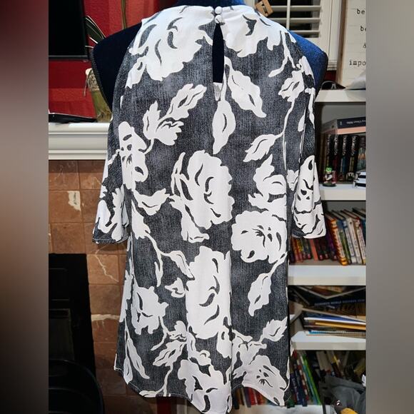 INC Cold Shoulder Black white mid sleeve textured floral print blouse Medium - Picture 4 of 10